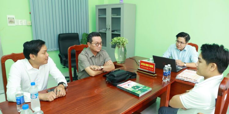 Hưởng ứng chủ trương lớn của Đảng và Nhà nước, trong việc chung tay xóa nhà tạm, nhà dột nát tại xã Hoà Hưng, tỉnh An Giang