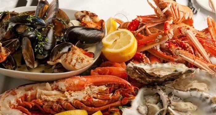 Ăn hải sản không lo tăng axit uric nếu biết 5 nguyên tắc này