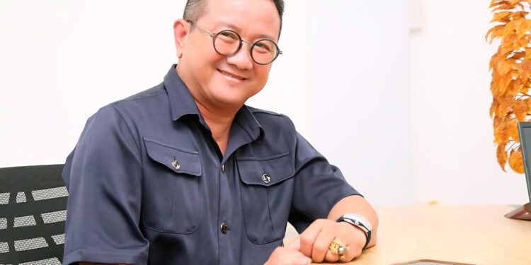 TS. Hồ Minh Sơn: Yếu tố pháp lý liên quan nhóm người giăng lưới đánh cầu lông giữa đường và hai thanh niên tông cảnh sát cơ động đang làm nhiệm vụ A80?