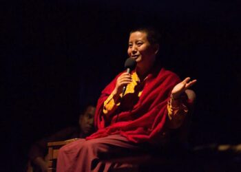 Ni sư Ani Choying Drolma sẽ mang tiếng hát Mantra Healing huyền thoại trong chương trình “Hành trình trở về tĩnh lặng”