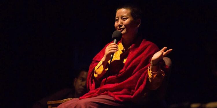 Ni sư Ani Choying Drolma sẽ mang tiếng hát Mantra Healing huyền thoại trong chương trình “Hành trình trở về tĩnh lặng”