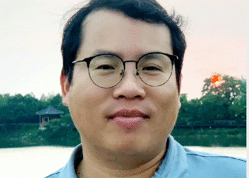 Từ cậu học trò trường làng đến Giáo sư người Việt đầu tiên được bổ nhiệm tại Đại học Quốc gia của Hàn Quốc