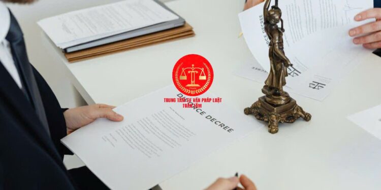 Trung tâm tư vấn pháp luật Toàn Tâm: Vợ vay tiền chơi cờ bạc, cho tình trẻ, chồng nên trả nợ khi ly hôn – Khi nào được đơn phương chấm dứt hợp đồng thuê nhà?