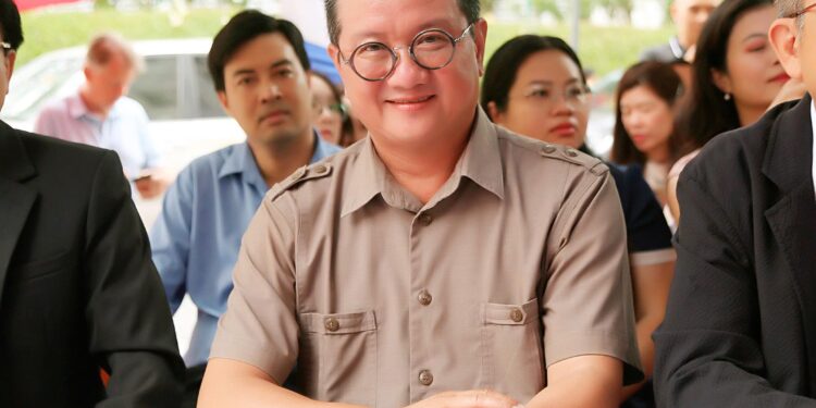 Ông Hồ Minh Sơn: Tình huống pháp lý người chia sẻ clip liên quan vụ học sinh túm tóc, ấn đầu cô giáo ở Hà Nội và kẻ cầm đầu đối mặt án chung thân?