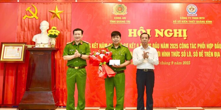 Công ty TNHH MTV Xổ số kiến thiết Quảng Bình đồng hành cùng Công an Quảng Trị trong phòng, chống số lô, số đề