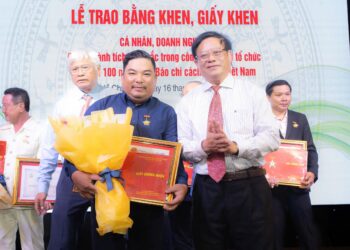 Nhà Báo Phan Thanh Việt – Người kể chuyện bằng hình ảnh và ngòi bút