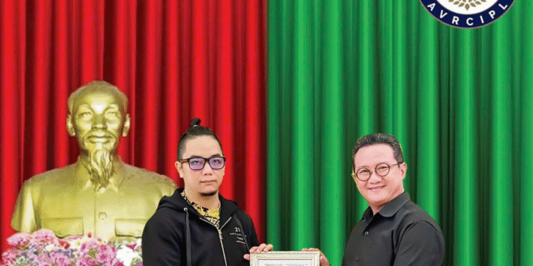 Hiệp hội Nghiên cứu, Tư vấn về Chính sách, pháp luật cho hoạt động đầu tư tại Việt Nam trao quyết định bổ nhiệm Trưởng văn phòng đại diện Hiệp hội tại Hà Nội