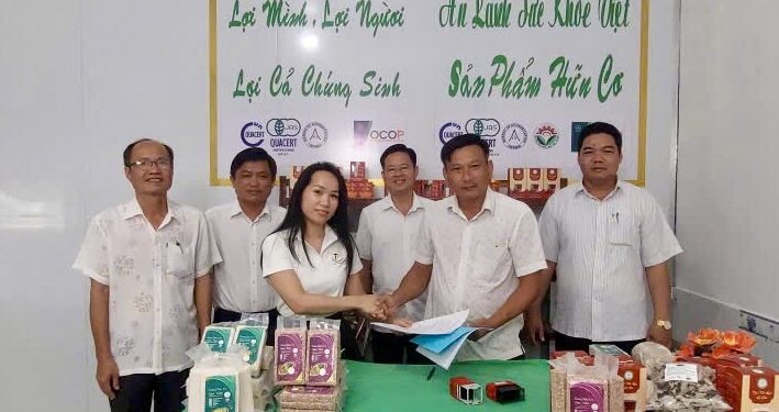 Lễ ký kết hợp tác phát triển bền vững ngành hàng gạo