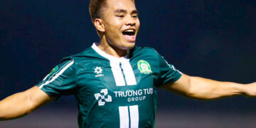 Thầy trò HLV Nguyễn Việt Thắng ngược dòng thành công, giành chiến thắng trên sân Thống Nhất