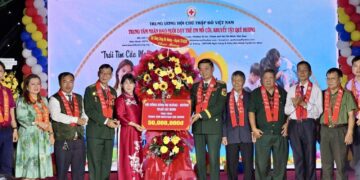 Trung tâm Nhân đạo Quê Hương: Hành Trình Yêu Thương 24 Năm Sưởi Ấm 348 Trẻ Em Mồ Côi & Khuyết Tật”