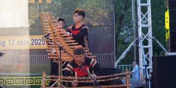 Về An Hội dạo chợ phiên, nghe hồn quê Xứ Dừa hòa cùng tiếng cồng chiêng đại ngàn