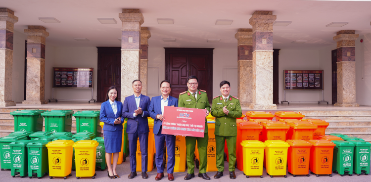 TẬP ĐOÀN NHỰA BÌNH THUẬN VÀ QUỸ THIỆN NGUYỆN NỤ CƯỜI  ĐỒNG HÀNH CÙNG BỘ TƯ LỆNH CSCĐ TRONG CHUỖI HOẠT ĐỘNG THIỆN NGUYỆN