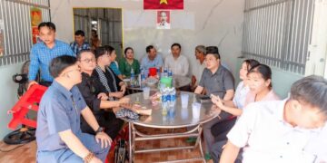 Hiệp hội Nghiên cứu, Tư vấn về Chính sách, pháp luật cho hoạt động đầu tư tại Việt Nam (AVRCIPL) bàn giao nhà Đại đoàn kết tại xã Hoà Hưng, tỉnh An Giang