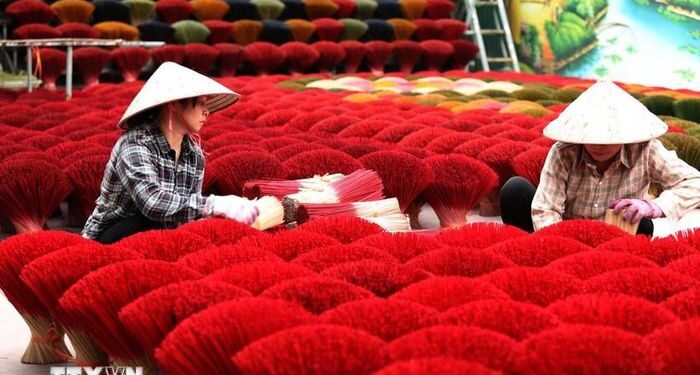 Giữ lửa làng nghề Tết Việt trong dòng chảy hiện đại