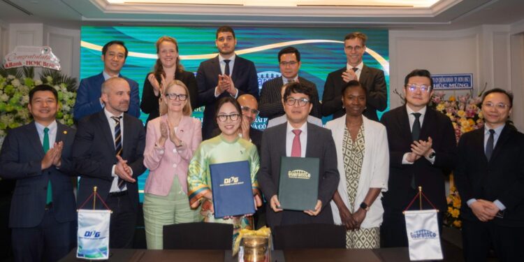 TẬP ĐOÀN NHỰA BÌNH THUẬN – DOANH NGHIỆP NHỰA ĐẦU TIÊN PHÁT HÀNH TRÁI PHIẾU XANH