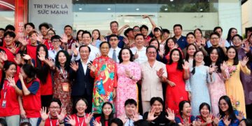 Trường Đại học Hùng Vương mang không khí Tết sớm để sinh viên trải nghiệm về văn hóa truyền thống tại “Trẩy Hội làng – Vui tết DHV 2026”