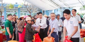 Hiệp hội Nghiên cứu, Tư vấn về Chính sách, pháp luật cho hoạt động đầu tư tại Việt Nam mang ‘Xuân’ đến địa phương chịu nhiều thiệt hại do thiên tai tại xã Tuy An Nam (Đắk Lắk)