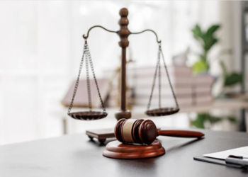 Luật gia Hồ Minh Sơn: Tình huống pháp lý liên quan tài xế Range Rover chọc thủng lốp xe SH và Nguyễn Văn Hoàng bị bắt, do nhân viên ngân hàng trình báo?