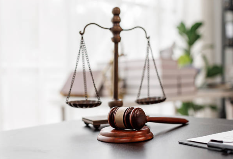 Luật gia Hồ Minh Sơn: Tình huống pháp lý liên quan tài xế Range Rover chọc thủng lốp xe SH và Nguyễn Văn Hoàng bị bắt, do nhân viên ngân hàng trình báo?