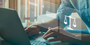 Luật gia Hồ Minh Sơn phân tích tình huống pháp lý liên quan dừng xe ngủ trên cao tốc và quan toà không phải mạng xã hội…