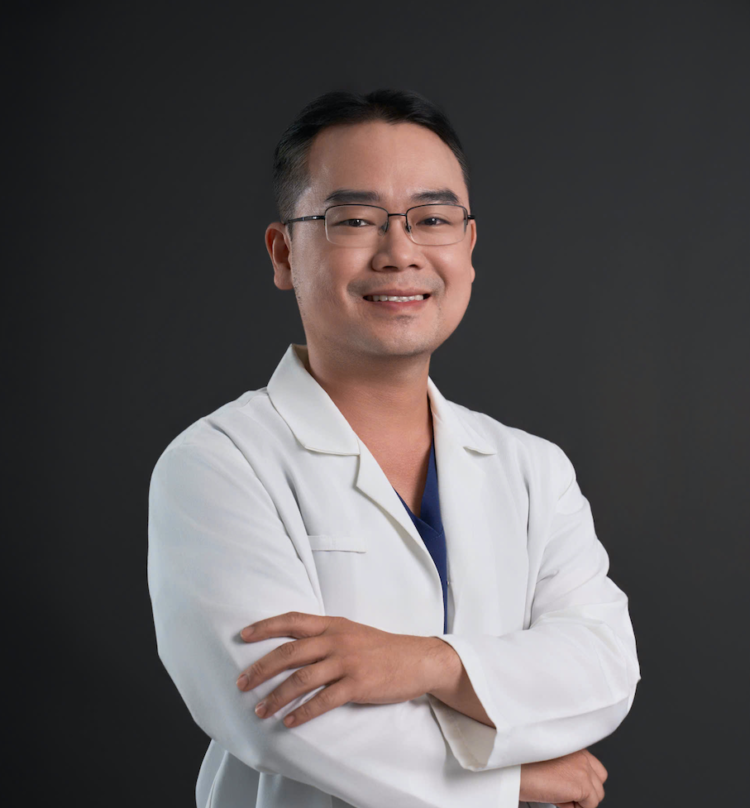 BS. CKI TRẦN NAM LONG: NGHỆ THUẬT “ĐIÊU KHẮC” DIỆN MẠO TỪ NỀN TẢNG Y KHOA VỮNG CHẮC