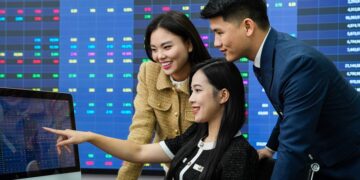 Thị trường rung lắc, nhà đầu tư được khuyến nghị ưu tiên giữ tiền mặt