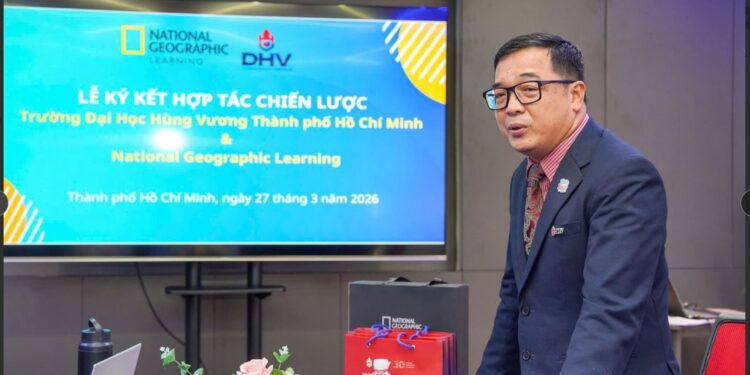 Trường Đại học Hùng Vương TP.HCM làm việc, ký kết hợp tác chiến lược với Tập đoàn Cengage Learning Asia Pte