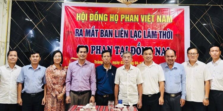 Ra mắt Ban liên lạc Hội đồng Họ Phan Đồng Nai: Kết nối dòng tộc, hướng tới cộng đồng