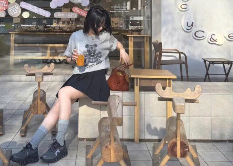 Chester Charles: Mang hoạ tiết bản đồ xu hướng, giới thiệu đến nàng các bản phối trẻ trung diện đi học, đi chơi; sang trọng và thanh lịch xuân hè 2026