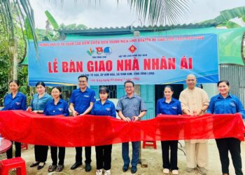 Hiệp hội Làng nghề Việt Nam phối hợp Tỉnh Đoàn Vĩnh Long bàn giao nhà “nhân ái” tại ấp Kim Hoà, xã Vinh Kim